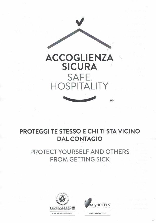 Hotel Vela Azzurra リミニ エクステリア 写真